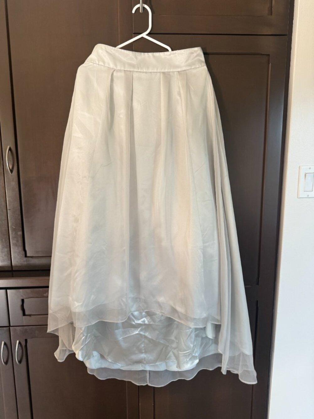 Frank Lyman Design Ivory High-Low Organza Skirt | Size 8 | Elegant Occasion